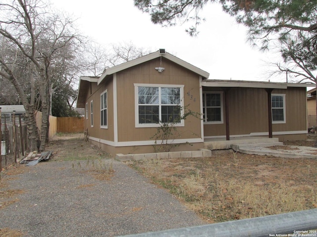 view of front of property