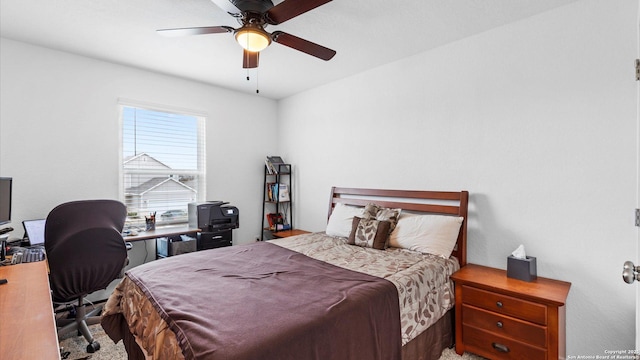 bedroom with ceiling fan