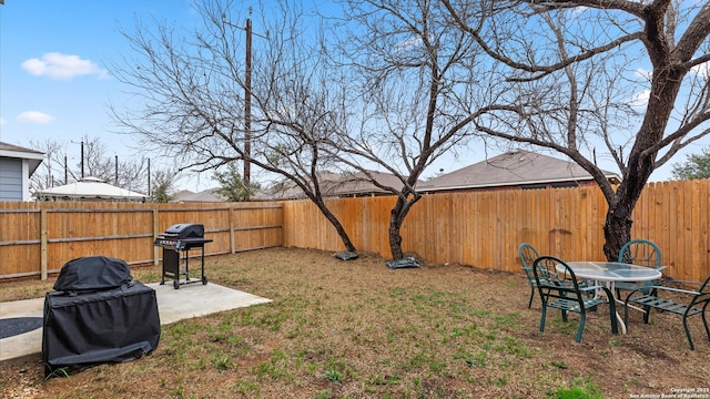 view of yard with a patio