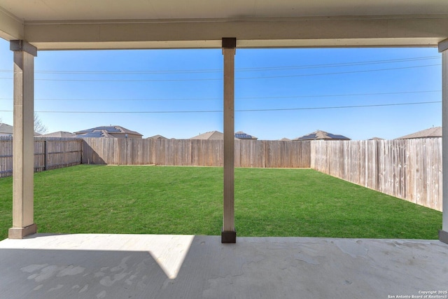 view of yard featuring a patio