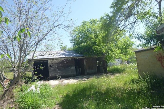 view of outbuilding