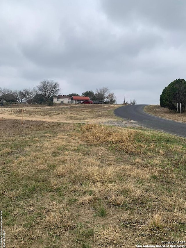 Listing photo 2 for 226 County Road 572, Castroville TX 78009