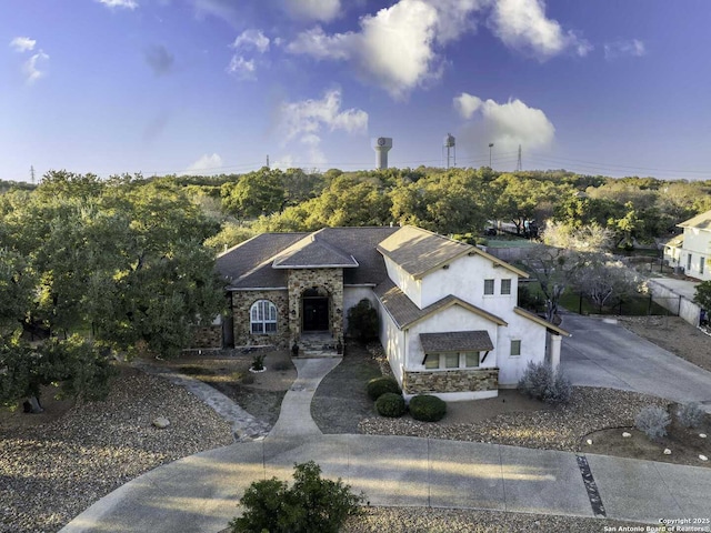 view of front of property