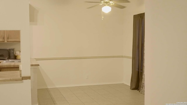 empty room with ceiling fan