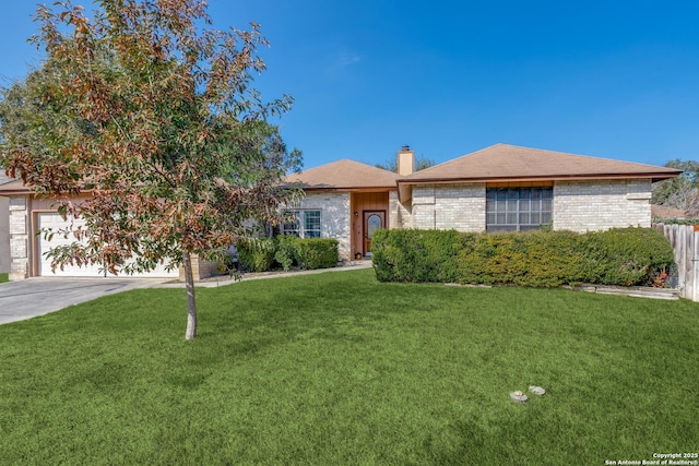 ranch-style home featuring a front yard