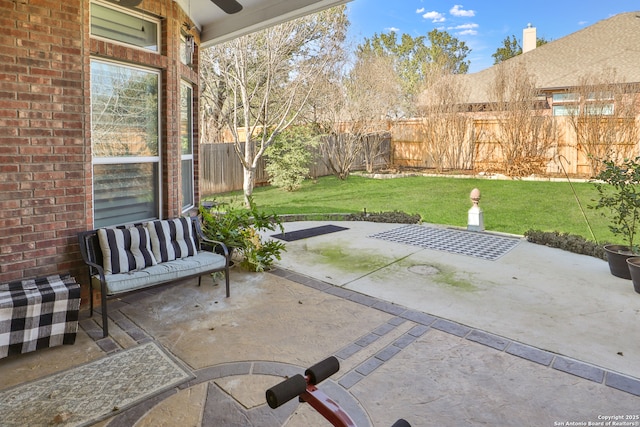 view of patio with ceiling fan