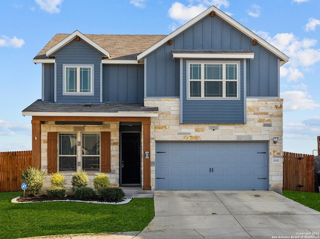 view of front facade featuring a garage