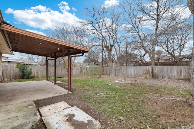 view of yard featuring a patio