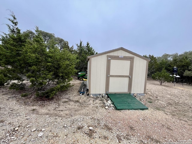 view of outbuilding