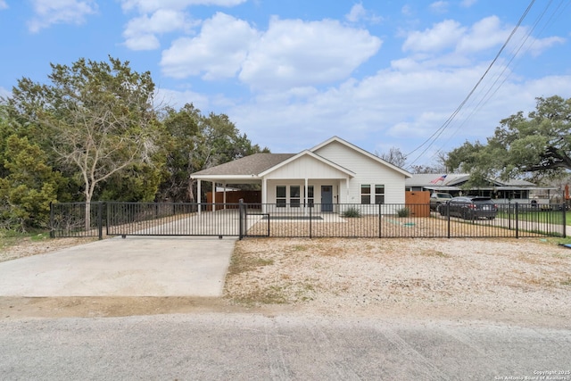 view of front facade featuring a carport