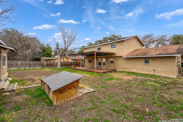 view of yard with a storage shed