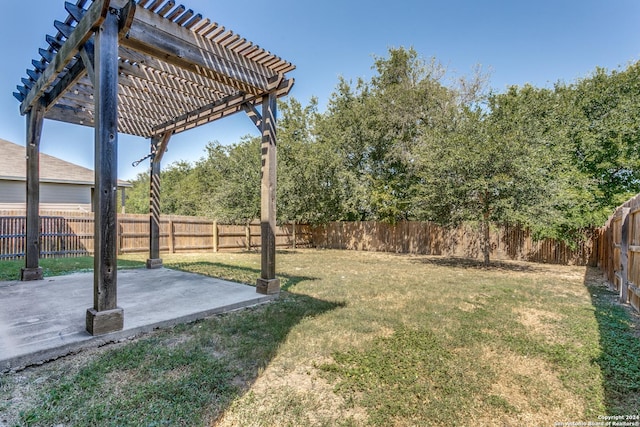 view of yard featuring a pergola and a patio