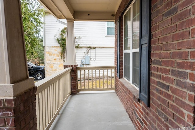 balcony featuring covered porch