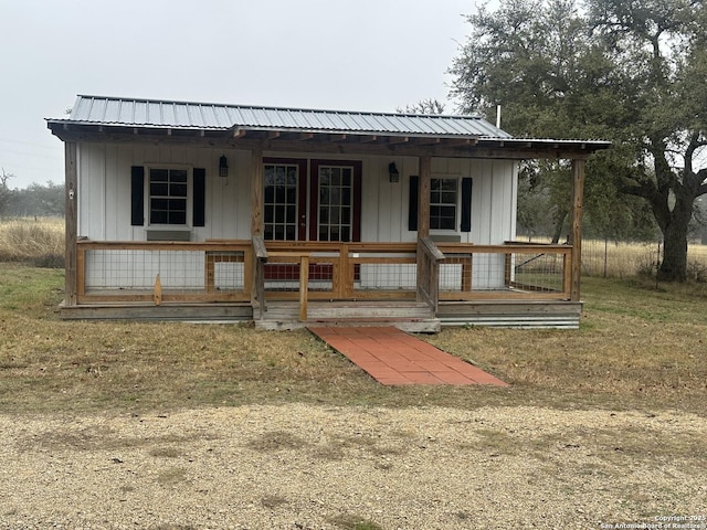 view of front of house with covered porch