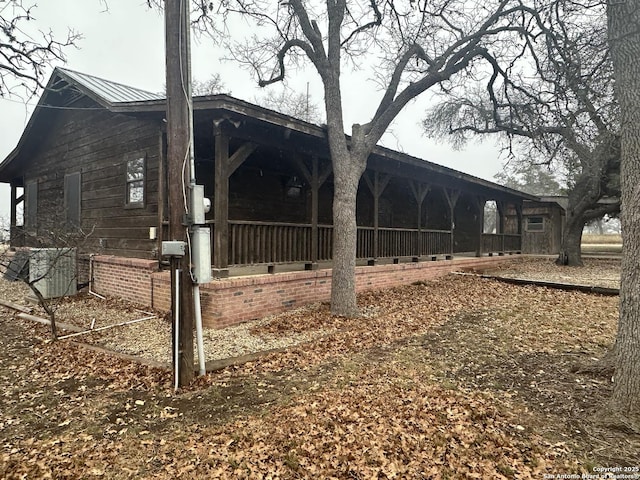 view of home's exterior