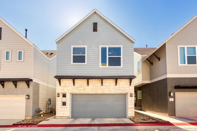 view of front facade featuring a garage