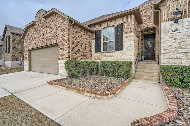 view of front of property featuring a garage