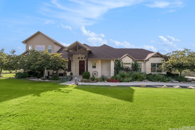 view of front facade with a front lawn