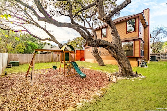 exterior space featuring a lawn