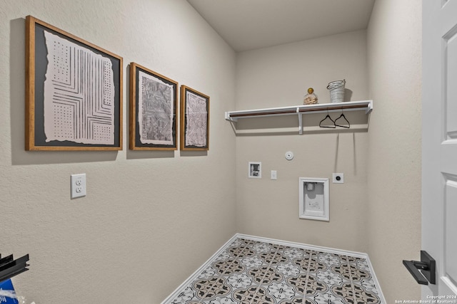 laundry area with washer hookup, hookup for an electric dryer, hookup for a gas dryer, and tile patterned flooring