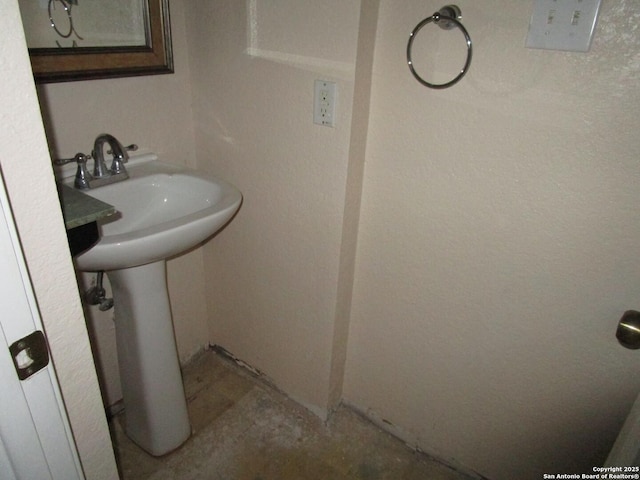 bathroom with sink