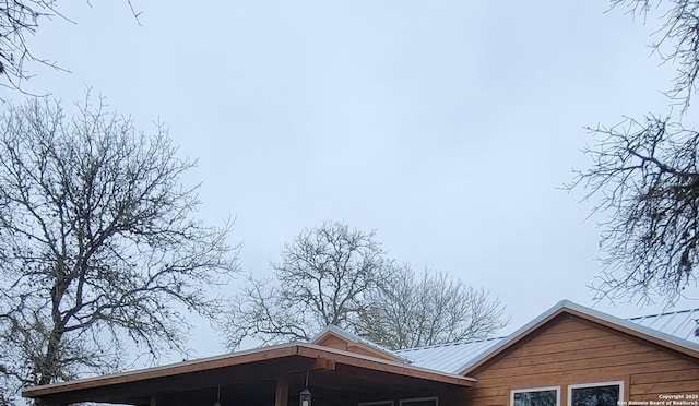 39 Post Oak Ln, Vernia, TX 78121 - view of side of home