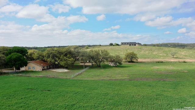 view of yard featuring a rural view