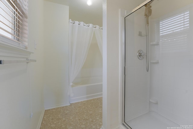 bathroom featuring a shower with shower curtain