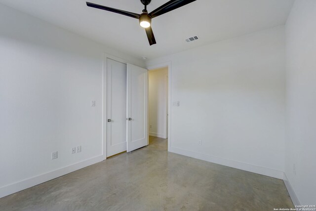 unfurnished bedroom with ceiling fan