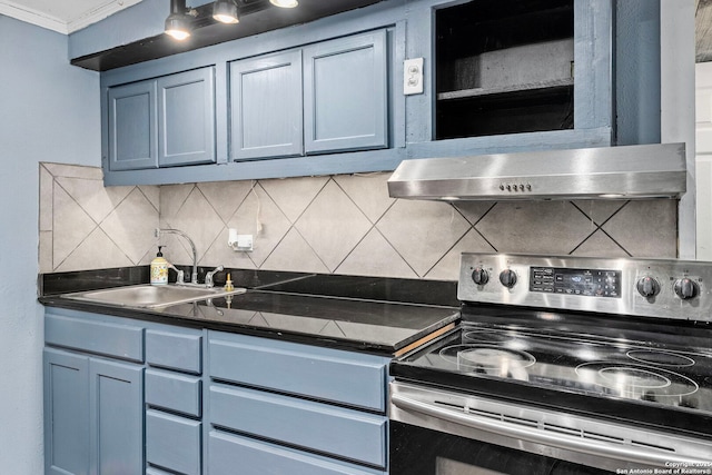 kitchen featuring tasteful backsplash, blue cabinets, sink, ornamental molding, and stainless steel electric range