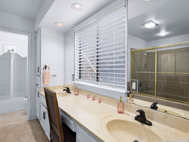 1048 Parkview Dr, Canyon Lake, TX 78133 - bathroom featuring vanity and an enclosed shower
