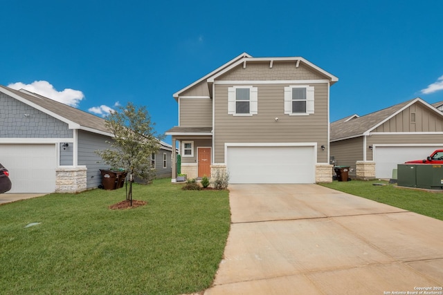 craftsman house featuring a garage and a front lawn