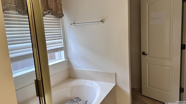 10308 Bobcat Blf, San Antonio, TX 78251 - bathroom with a bath