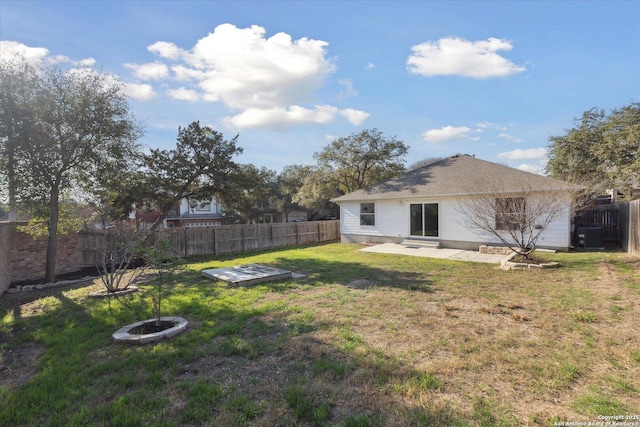 view of yard with a patio area