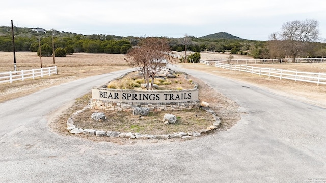 Listing photo 2 for 359 Bear Springs Trl, Pipe Creek TX 78063