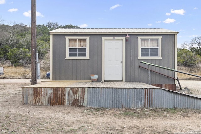 view of outbuilding