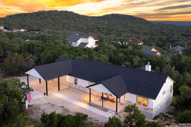 view of aerial view at dusk