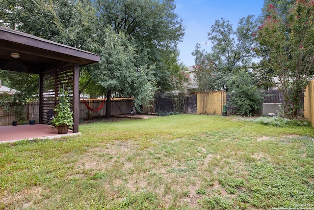 view of yard with a patio