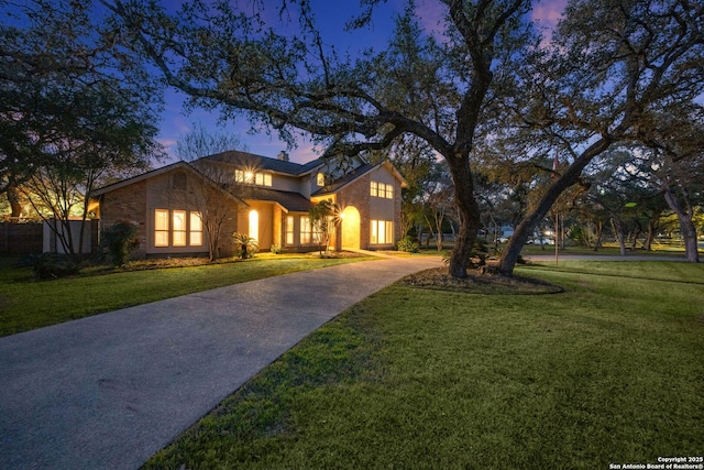 view of front facade with a yard