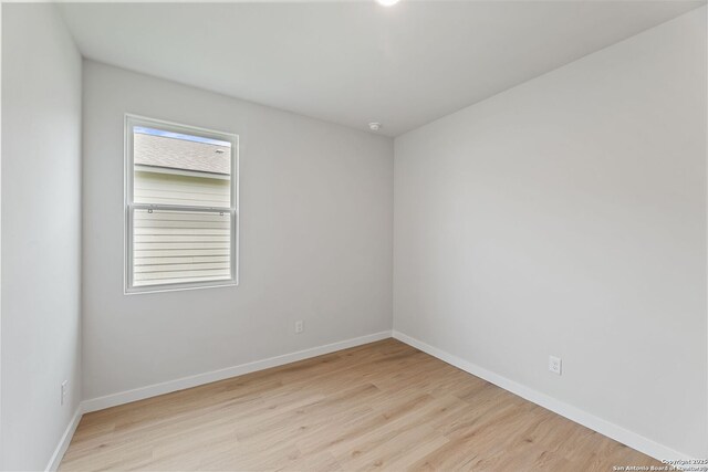 125 Connor Crk, San Antonio, TX 78253 - unfurnished room featuring light wood finished floors and baseboards