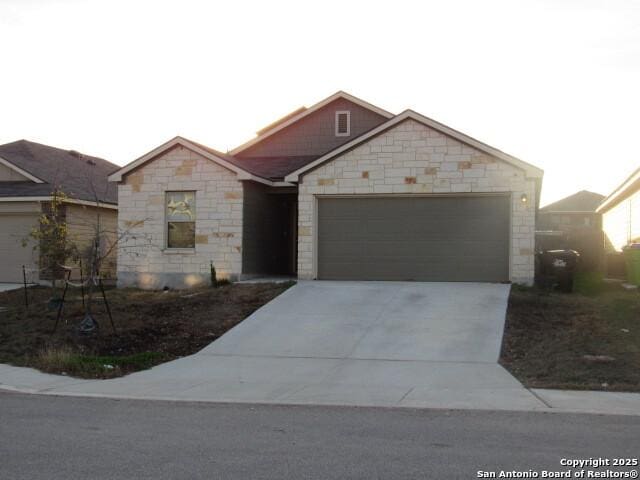 view of front facade featuring a garage