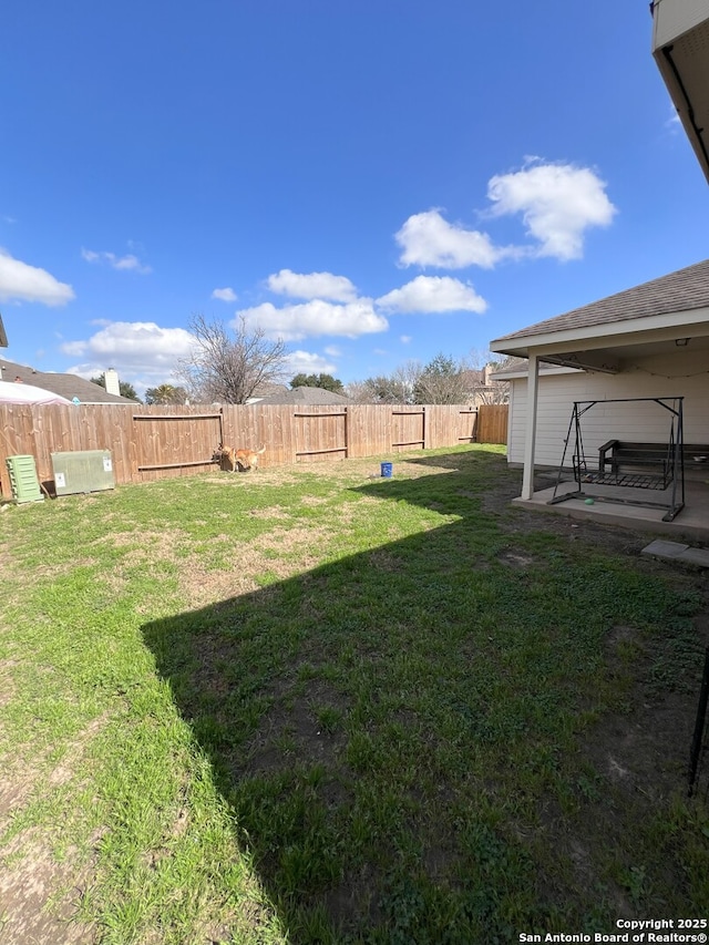 view of yard with a patio