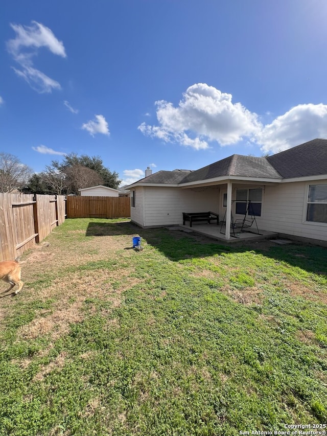 view of yard featuring a patio area