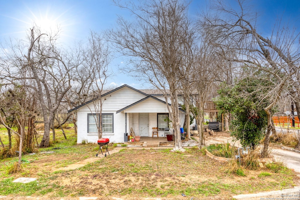 view of front of home featuring a porch