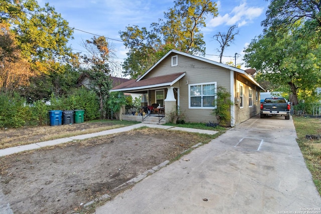 bungalow-style house with covered porch