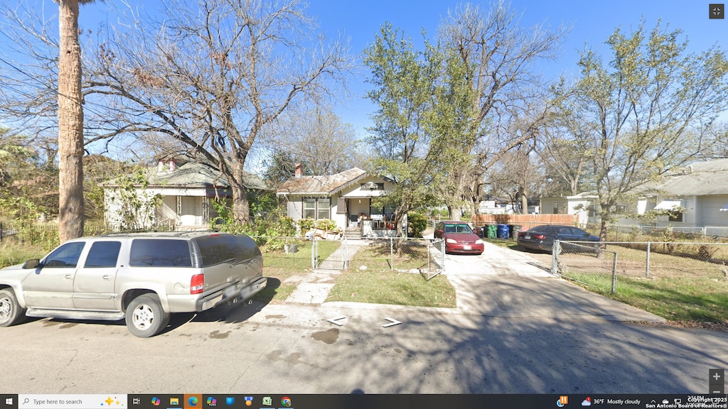 view of front of house