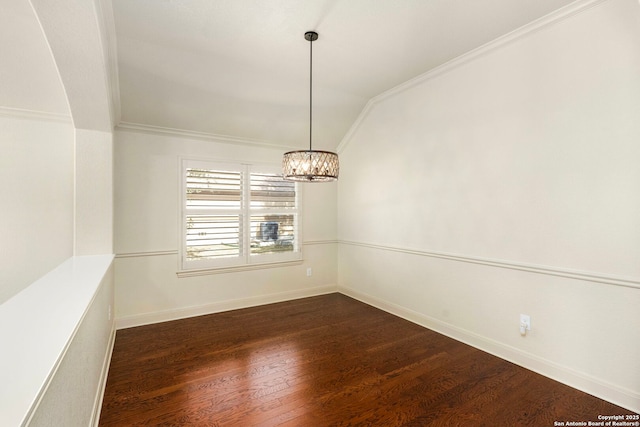 spare room with baseboards, an inviting chandelier, ornamental molding, dark wood-style floors, and lofted ceiling