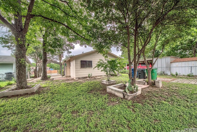515 Park Mdw, San Antonio, TX 78227 - view of yard featuring fence