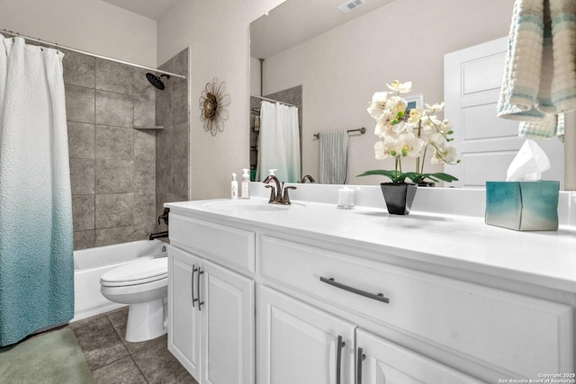 full bathroom with toilet, shower / bathtub combination with curtain, visible vents, and vanity