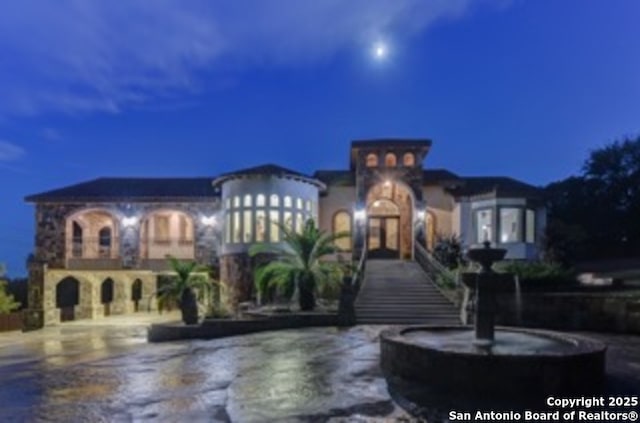 view of mediterranean / spanish-style house